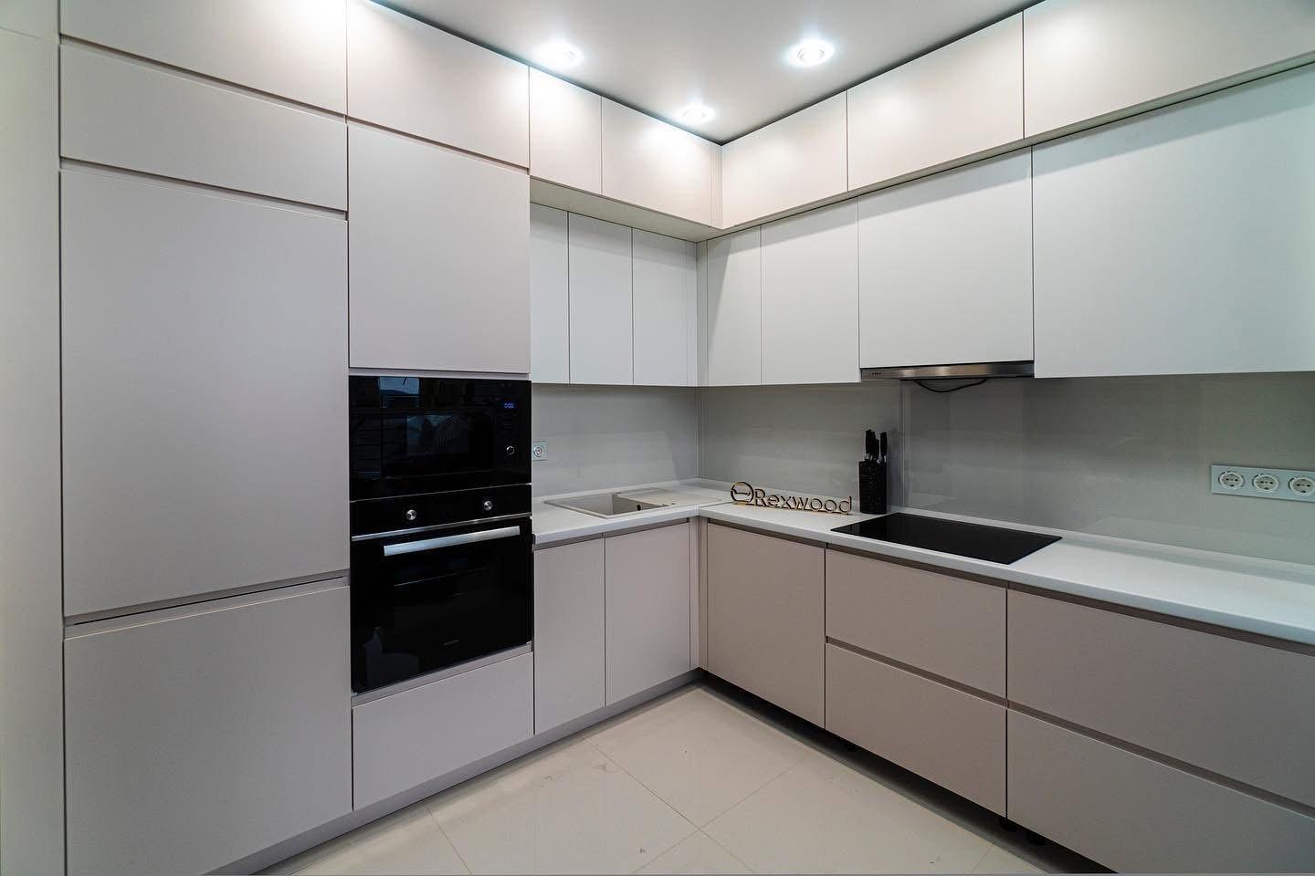 Cashmere & White Handleless L-Shaped Kitchen