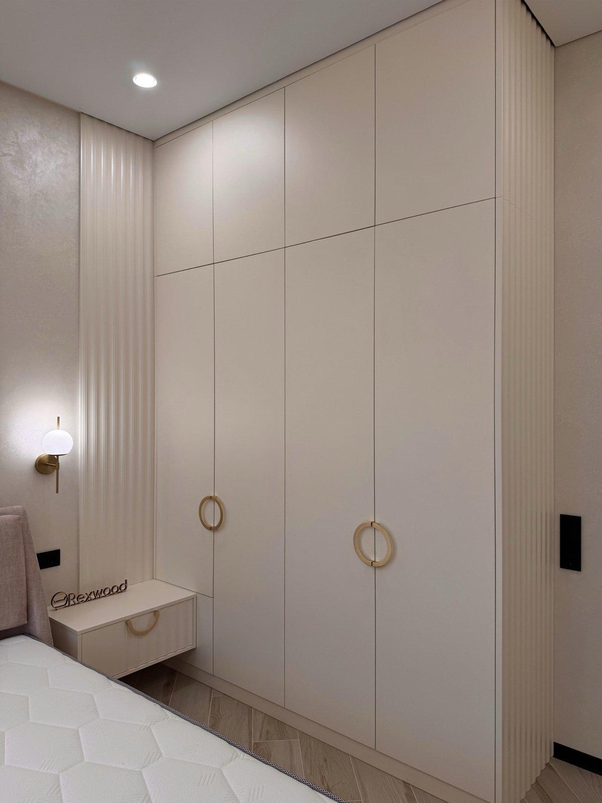 Cream Bedroom with Upholstered Bed & Ring-Handle Wardrobe