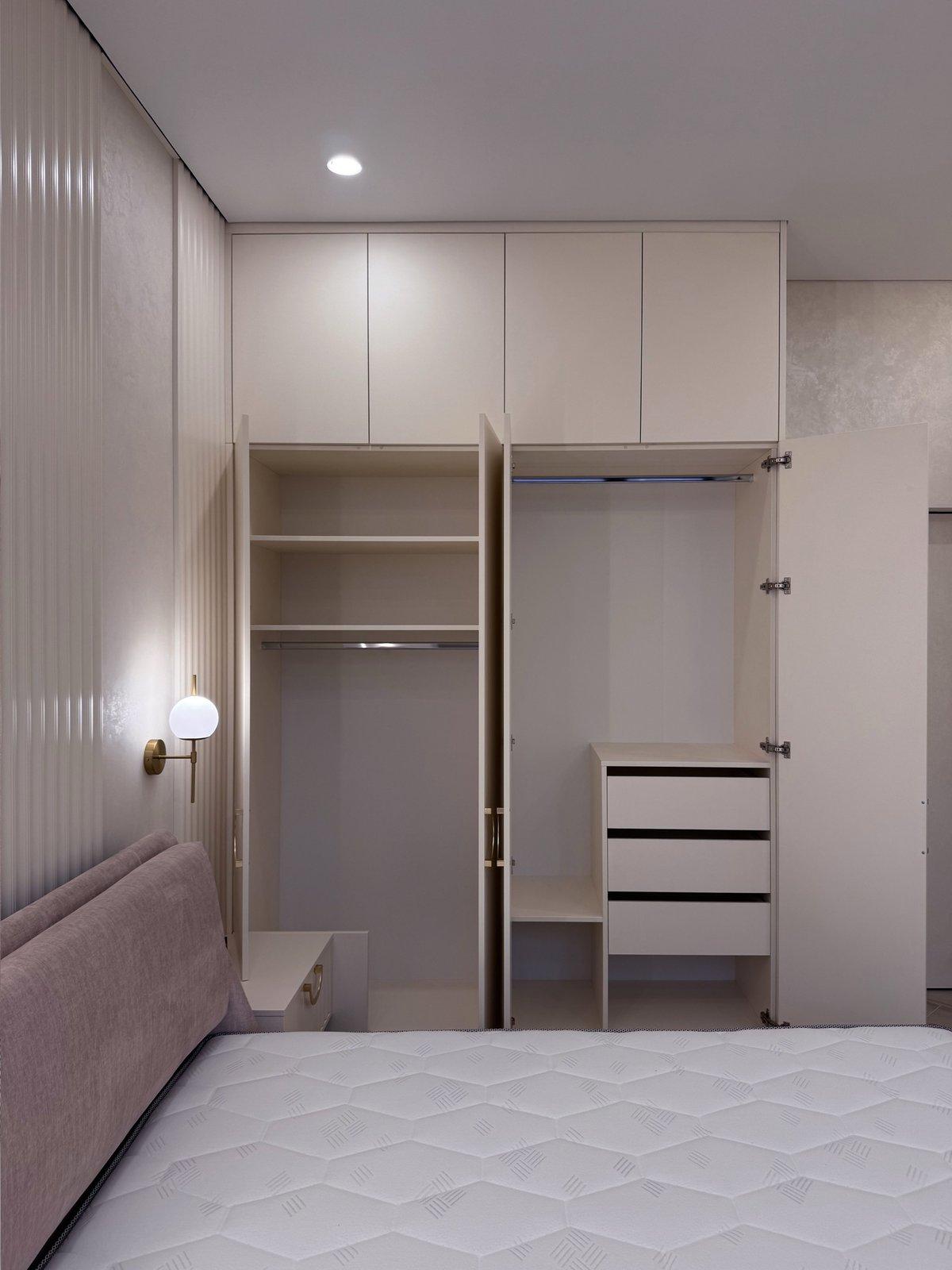 Cream Bedroom with Upholstered Bed & Ring-Handle Wardrobe — 3