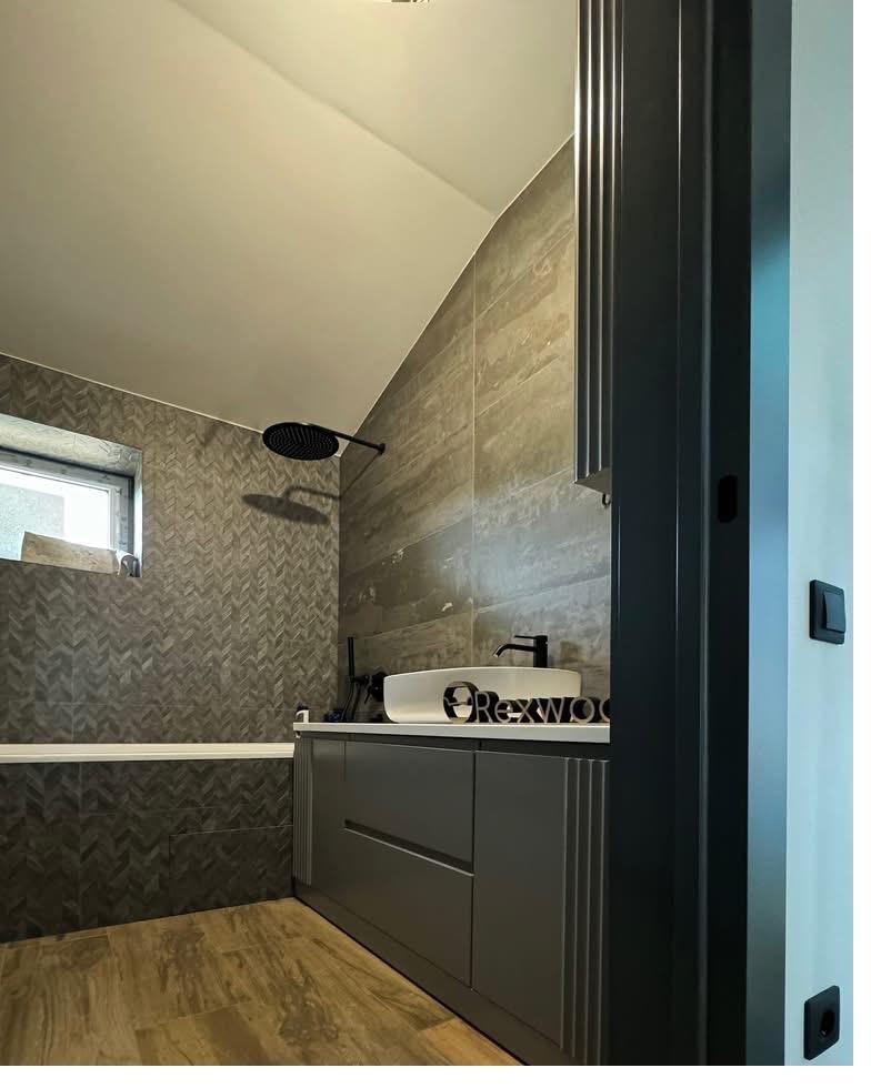 Graphite Attic Bathroom — 4