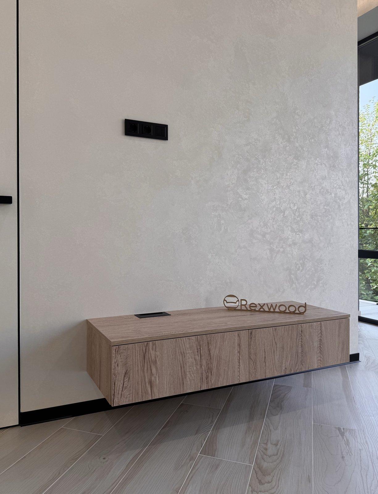 Floating consoles with power