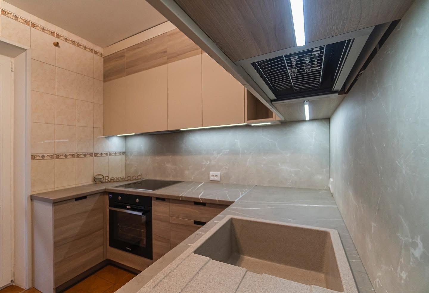 Beige & Woodgrain U-Shaped Kitchen with Grey Marble-Effect Worktop — 4