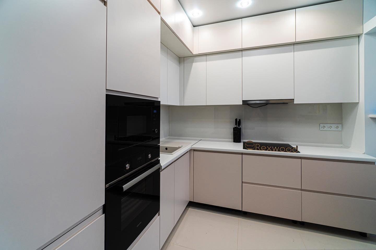Cashmere & White Handleless L-Shaped Kitchen — 4