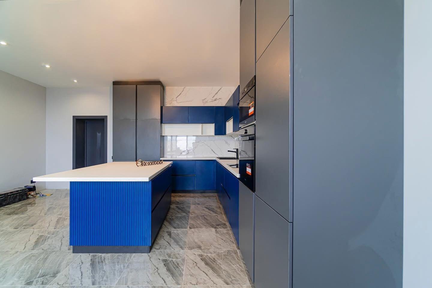 Cobalt & Graphite Kitchen with Fluted Island — 7
