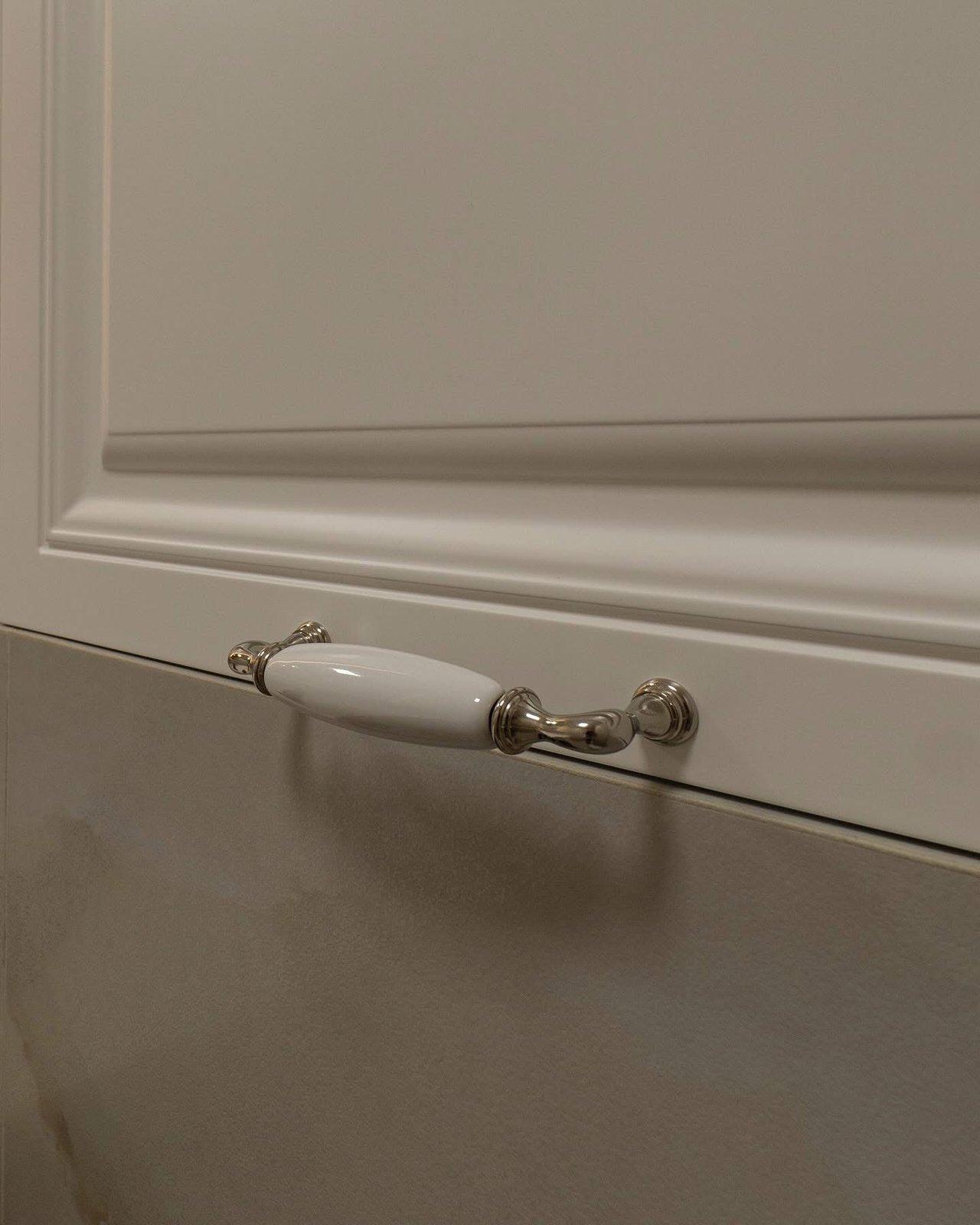 Cream Classic Bathroom with Laundry Niche — 4