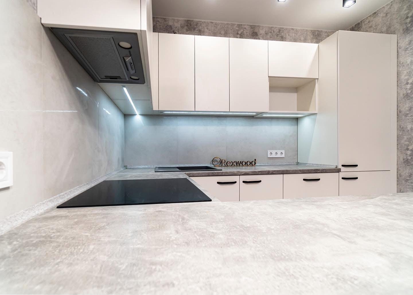 Cream U-Shaped Kitchen with Concrete-Effect Breakfast Bar — 4