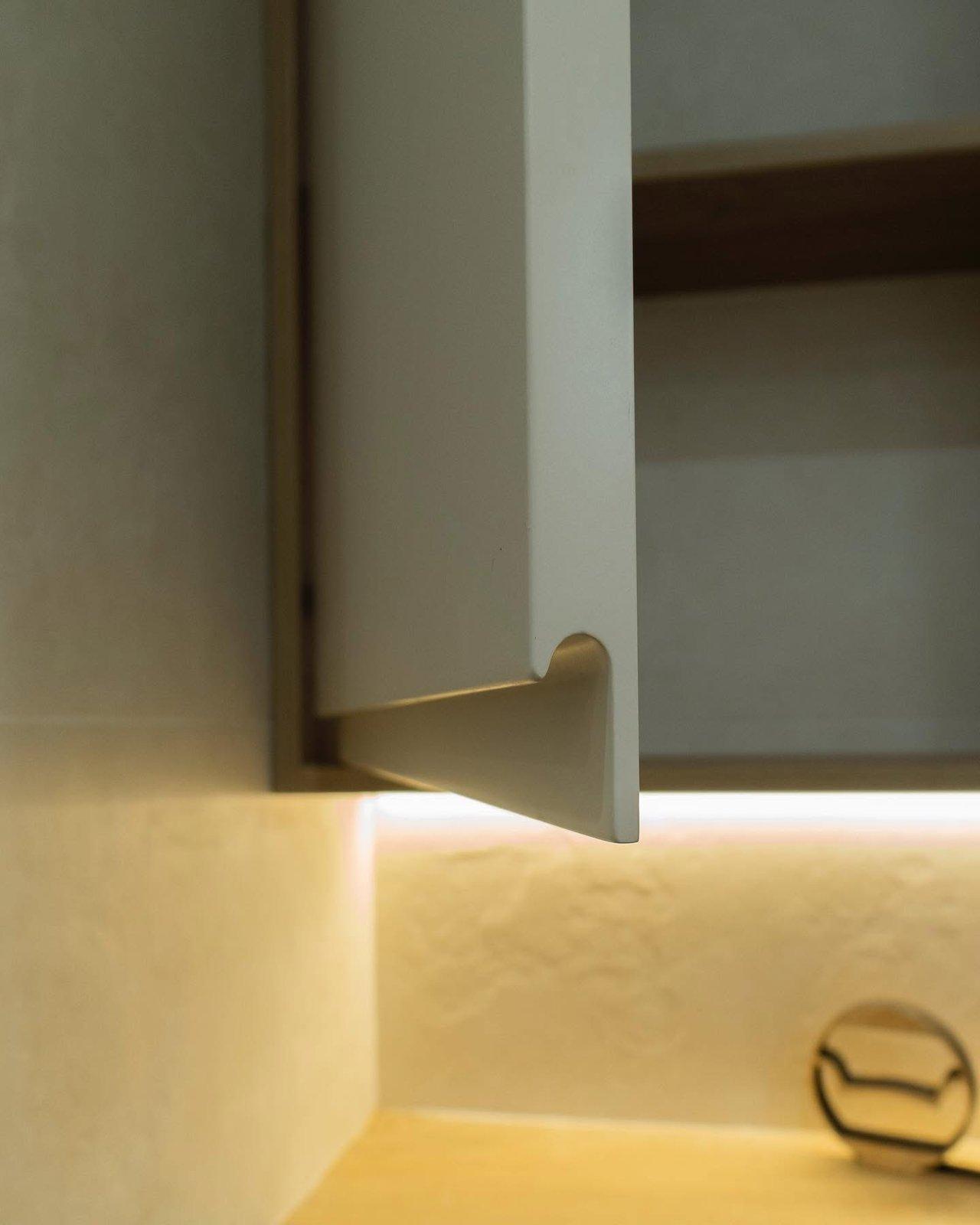 Cream & Oak Bathroom with Concealed Storage — 5