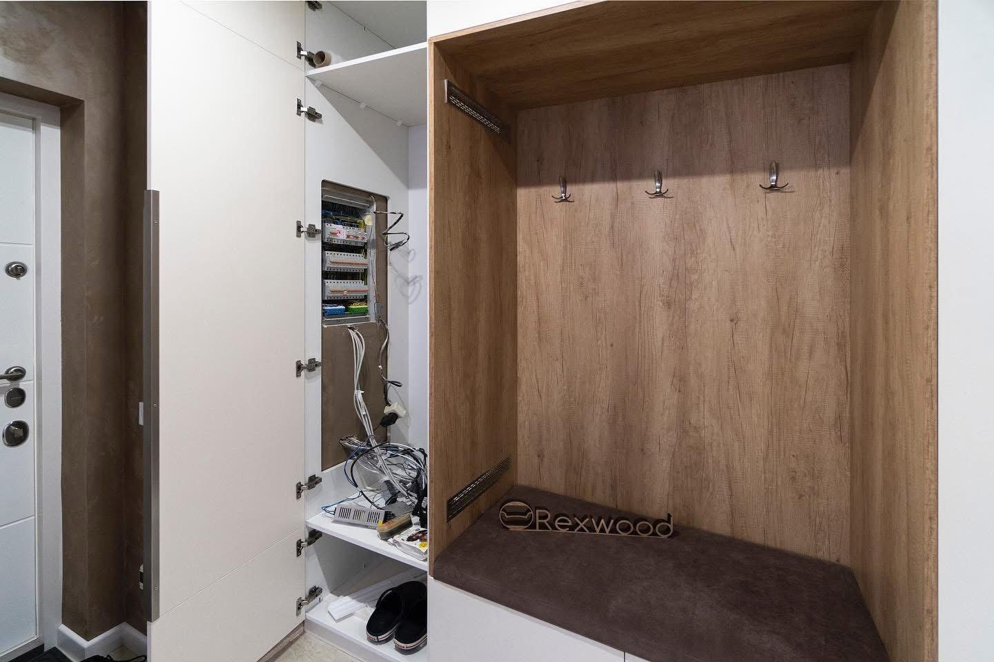 Cream Entryway Wardrobe with Oak Seating Niche — 5
