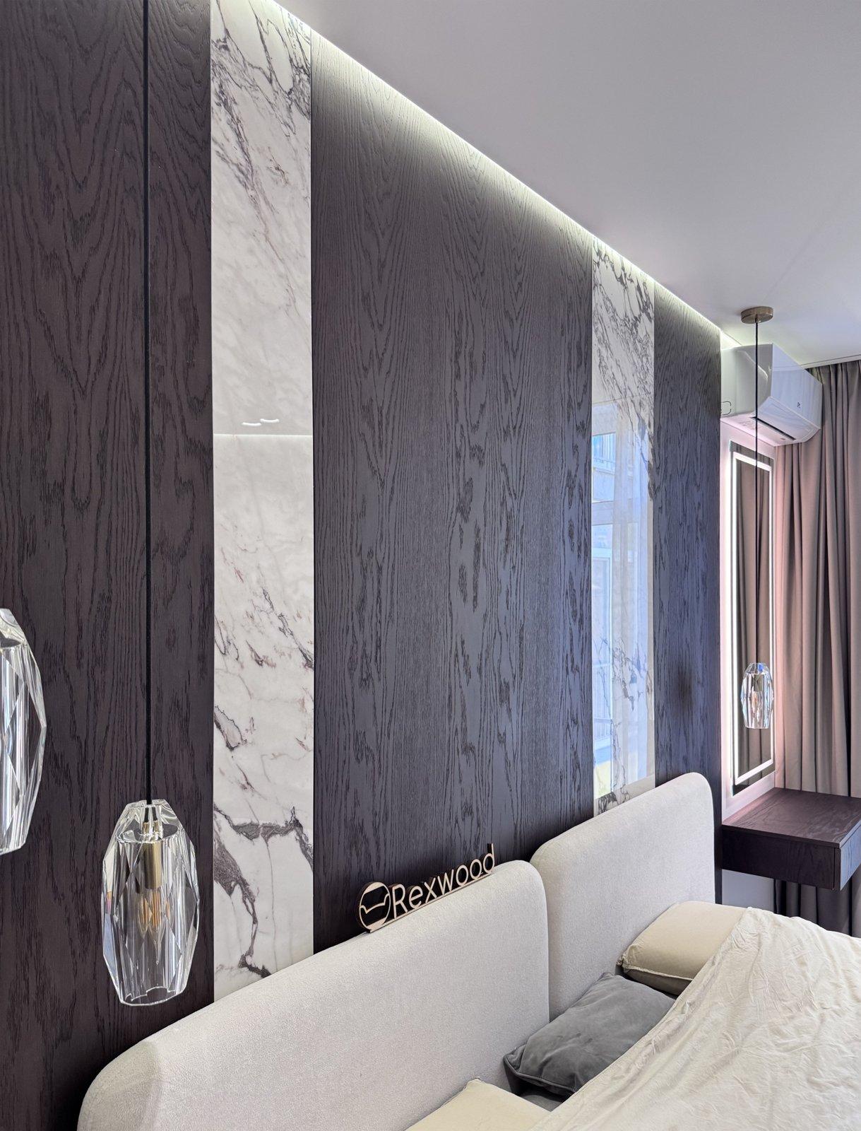 Slaapkamer in donker eiken en marmer — 6