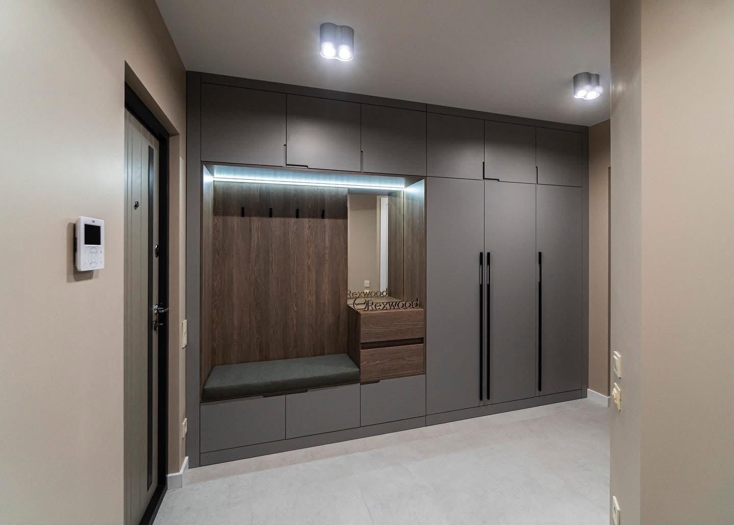 Graphite Entryway with Bench