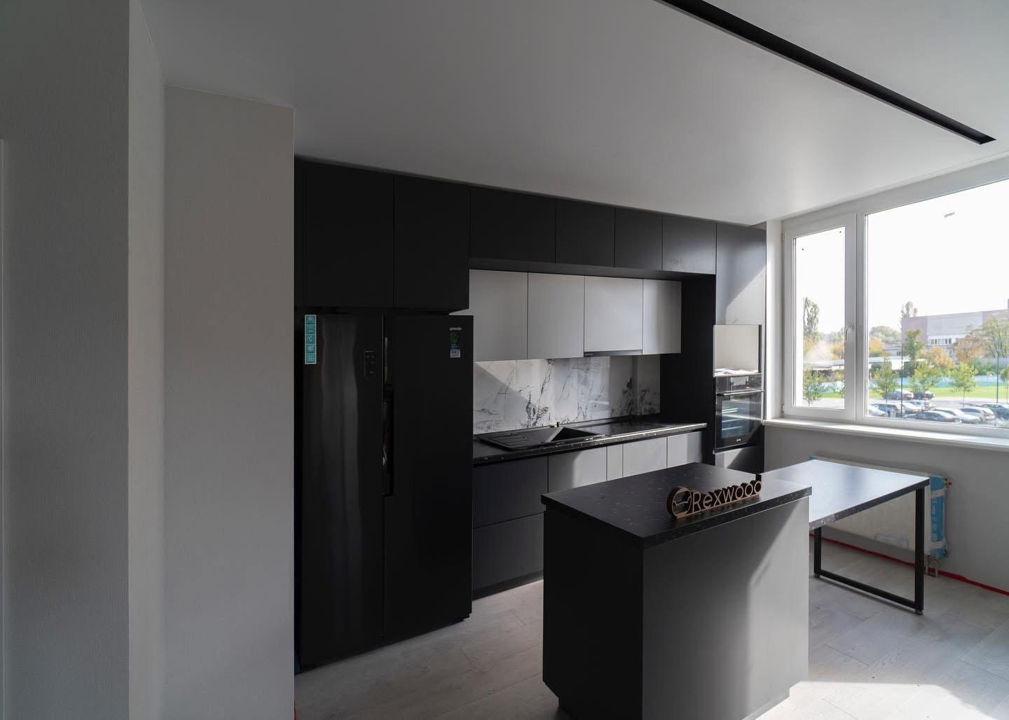 Graphite & Light Grey Kitchen with Island and Integrated Dining Table — 3