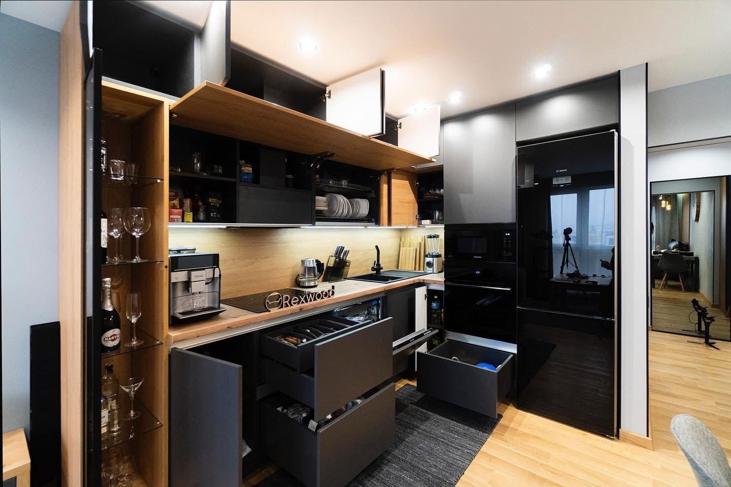 Graphite & Oak Kitchen with Smoked Glass Vitrine — 5