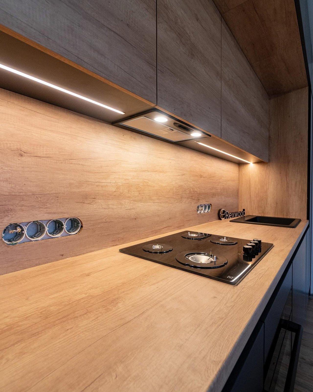 Graphite Kitchen with Oak Niche & Island — 5