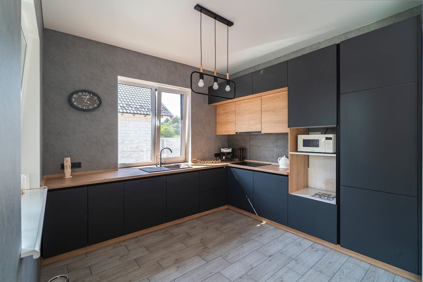 Graphite & Oak L-Shaped Kitchen — 2