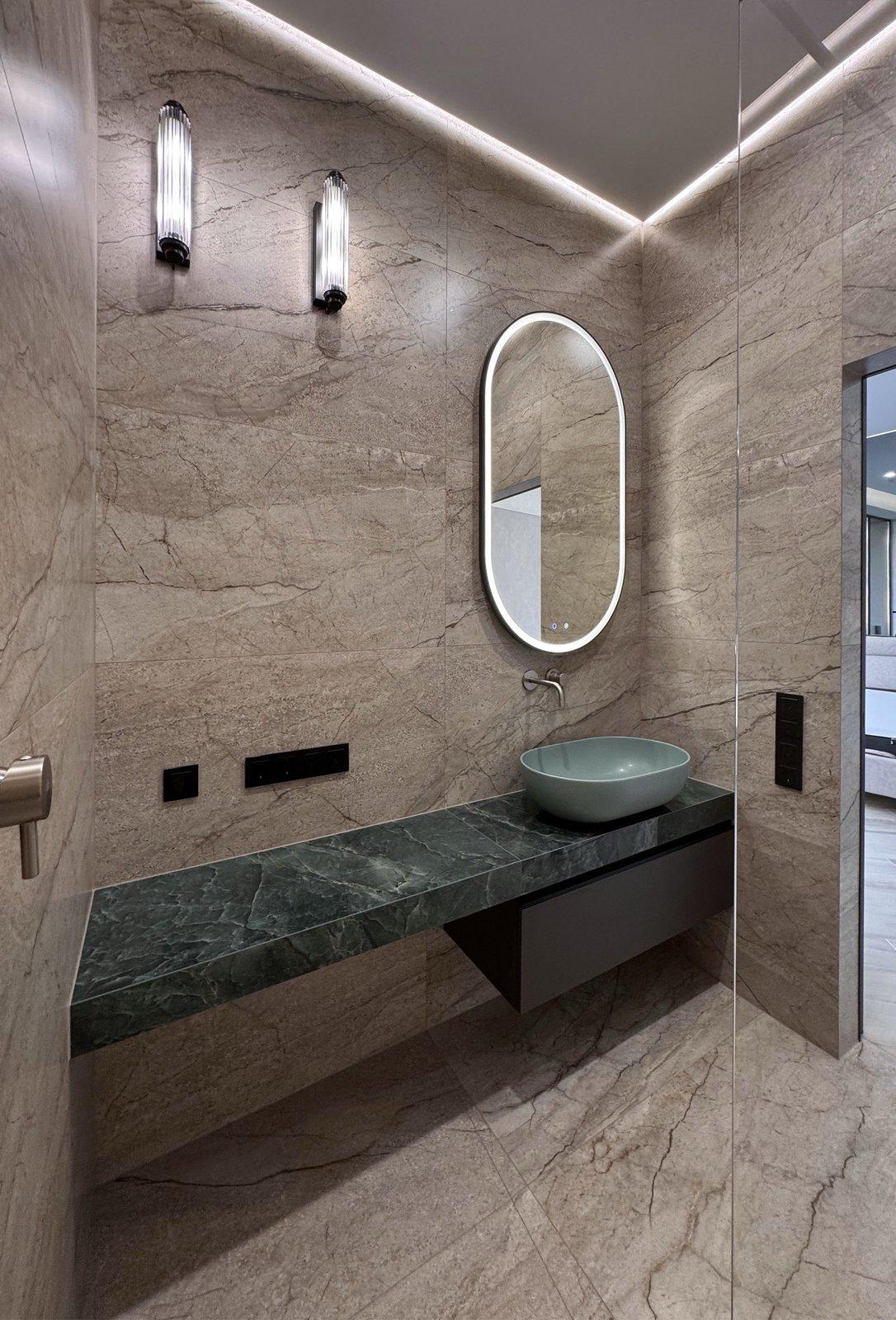 Graphite Shower Room with Green Stone Top — 2