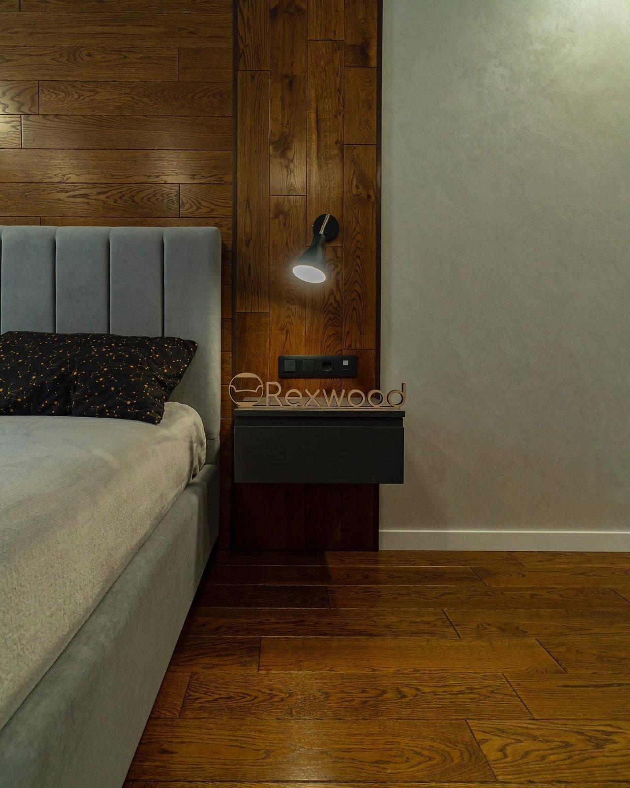 Schlafzimmer in Nussbaum und Graphit mit Medienschreibtisch — 5