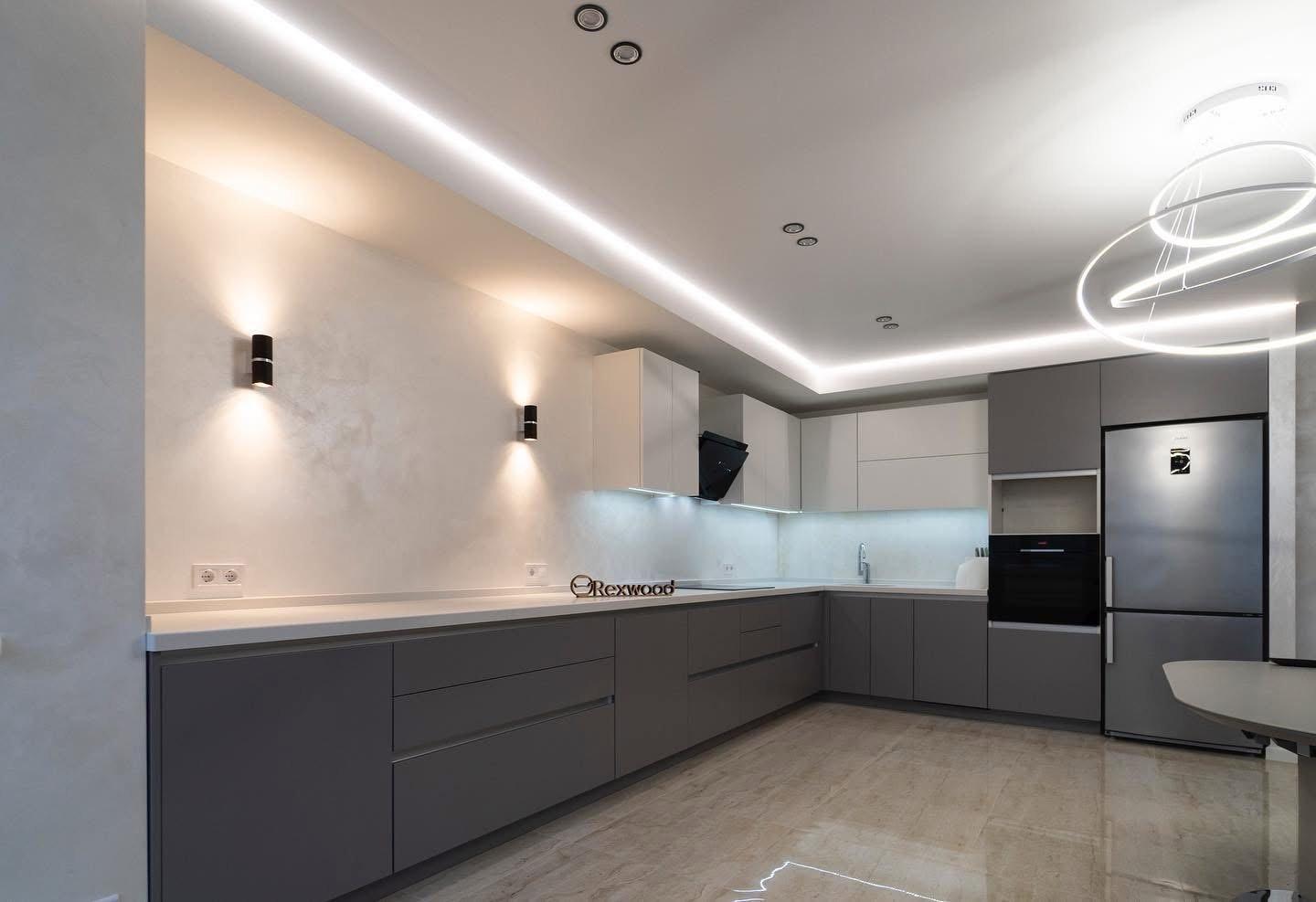 Grey & White Handleless L-Shaped Kitchen