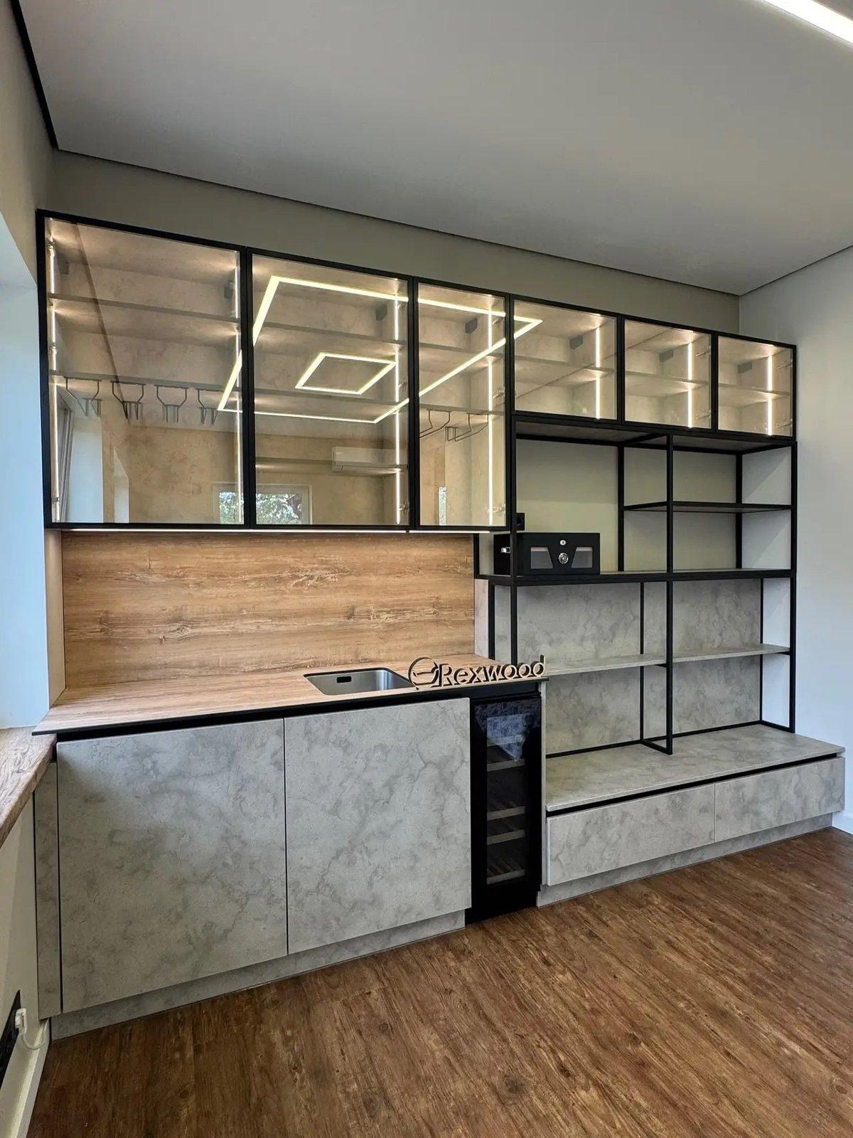 Home Bar & Kitchenette