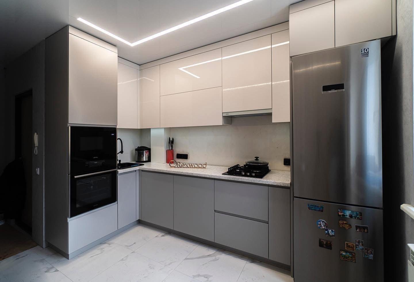 Ivory Gloss & Grey Handleless L-Shaped Kitchen