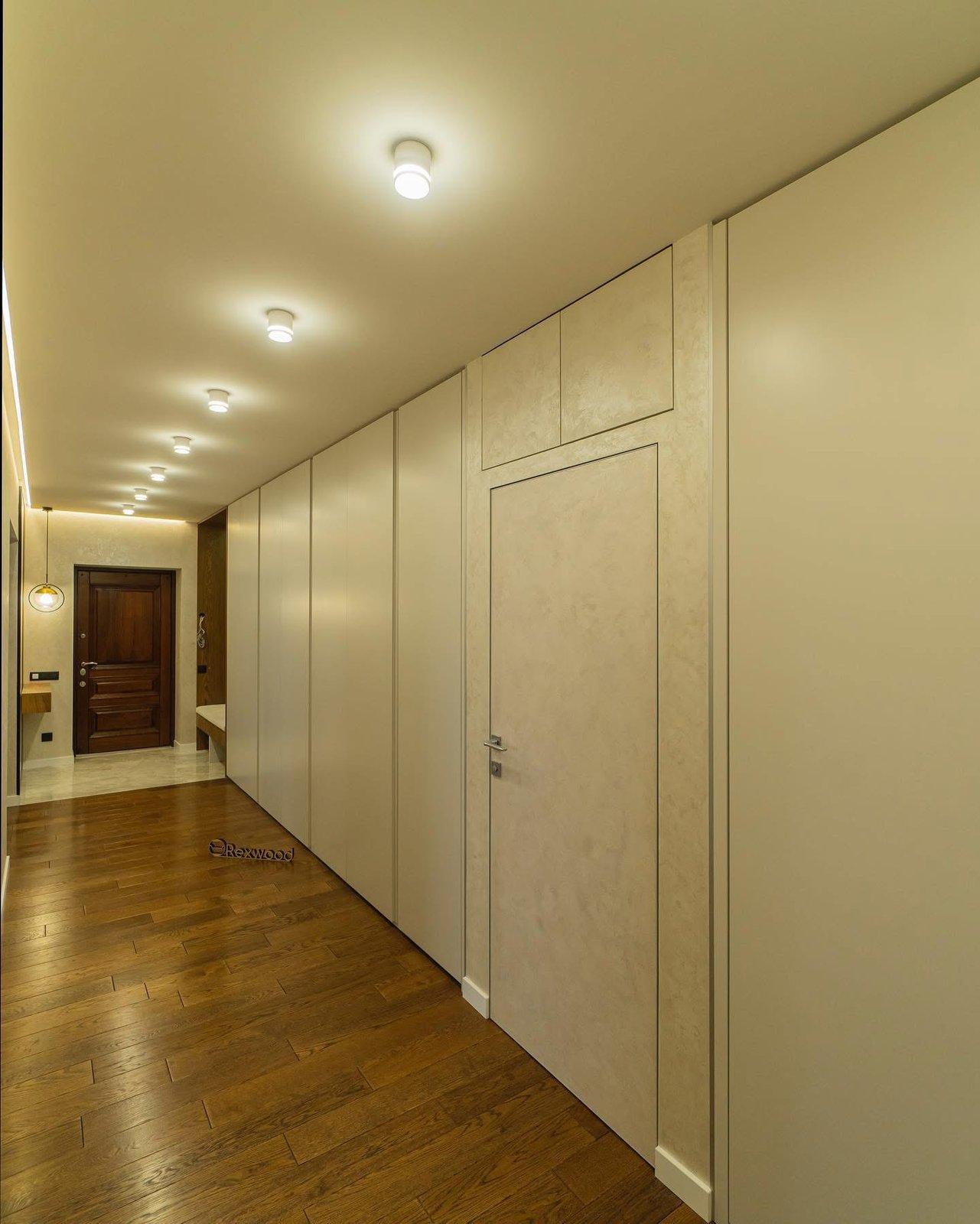 Oak & Greige Entryway Corridor — 3