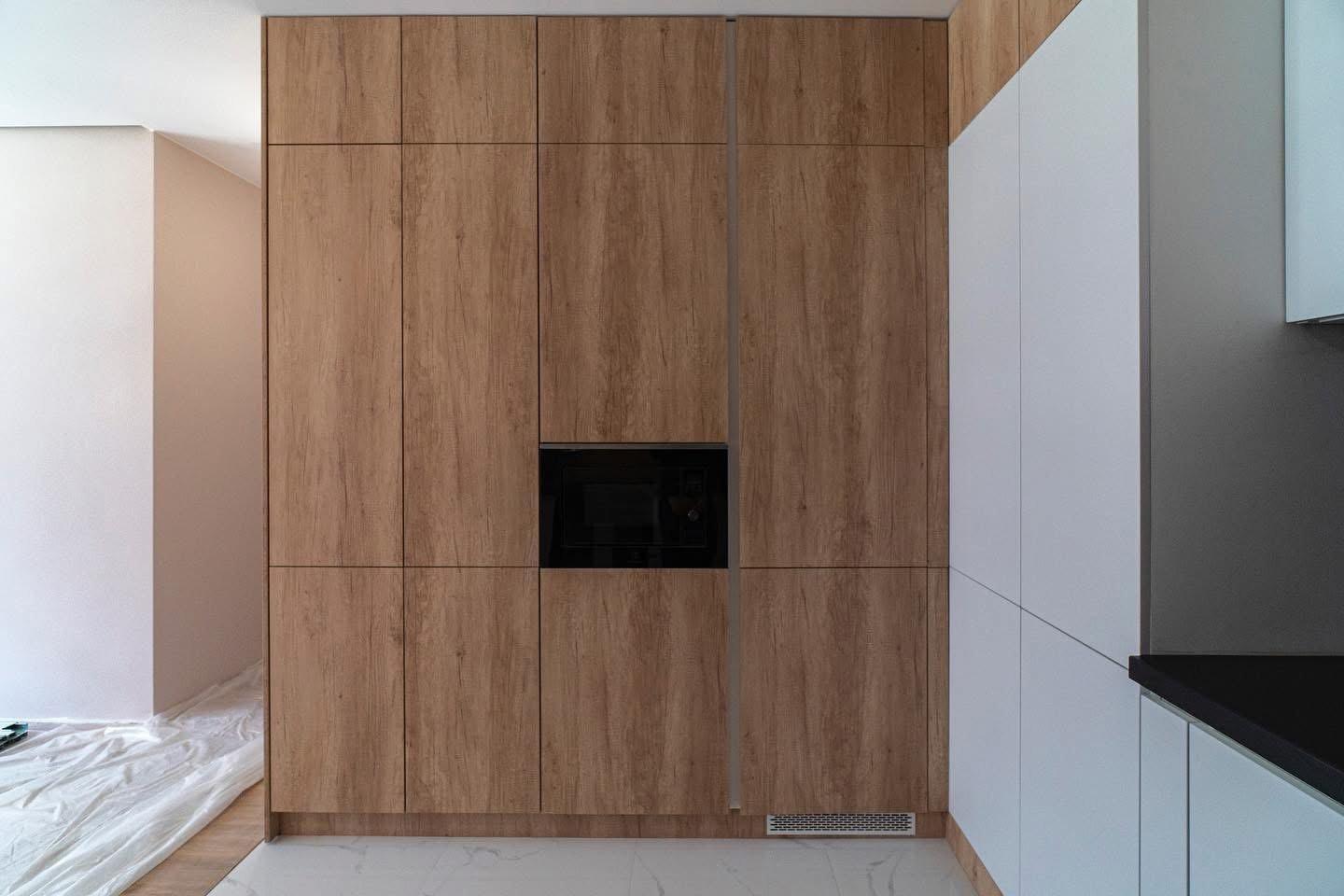 Oak & White Kitchen with Full-Height Oak Wall — 5