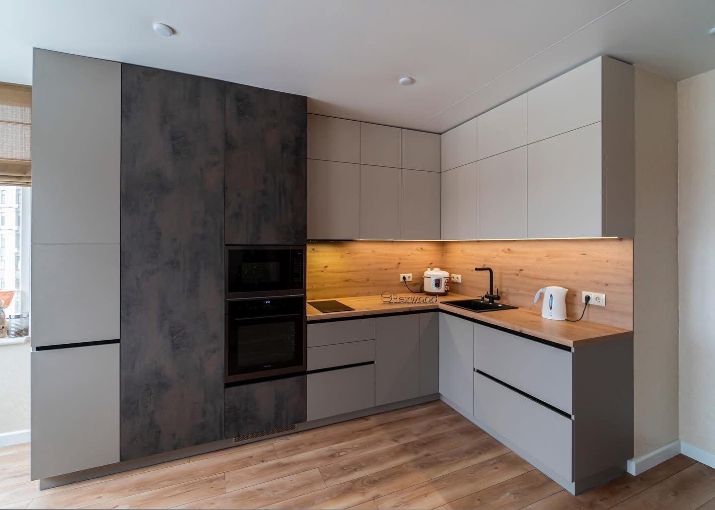 Stone & Oak Corner Kitchen