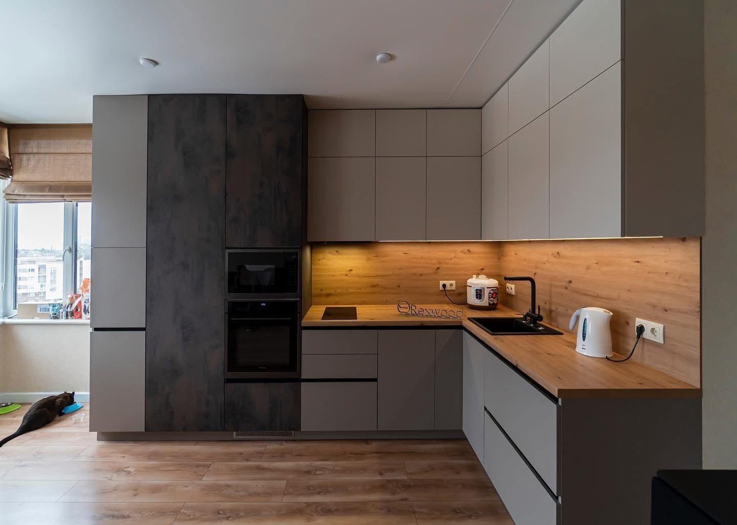 Stone & Oak Corner Kitchen — 3