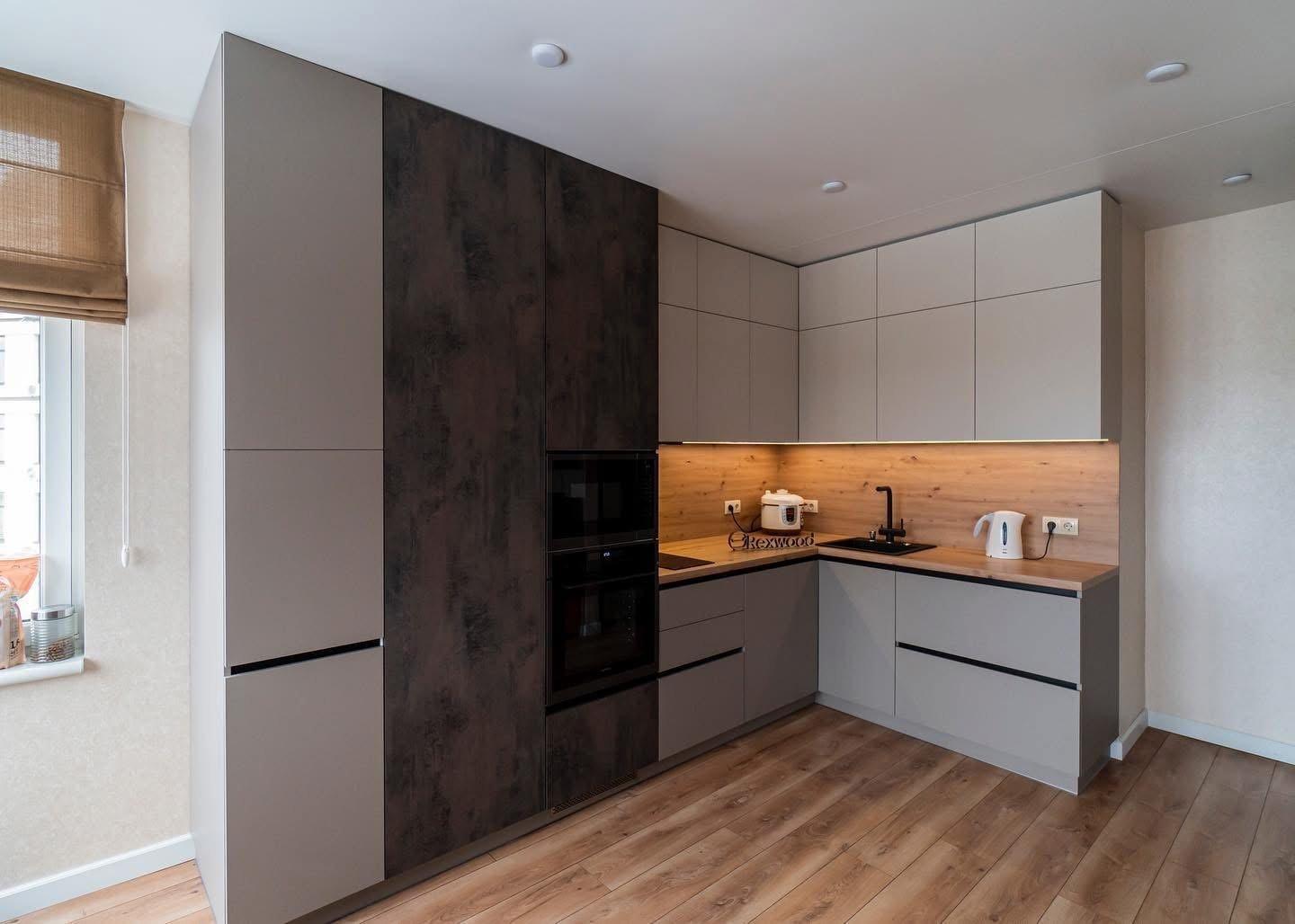 Stone & Oak Corner Kitchen — 5
