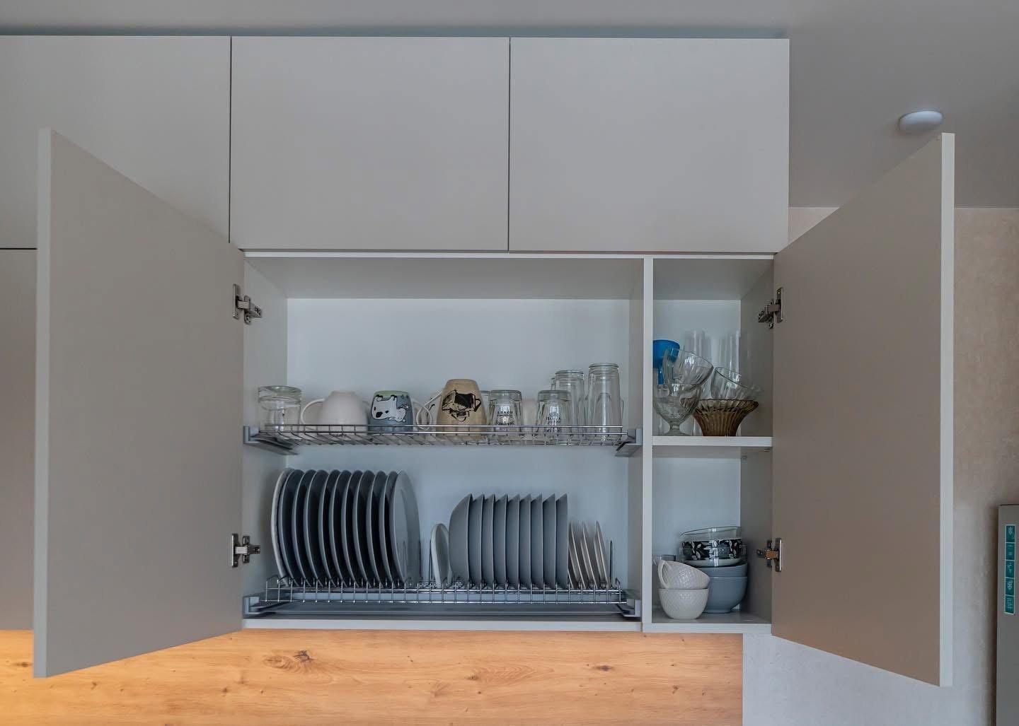 Stone & Oak Corner Kitchen — 8