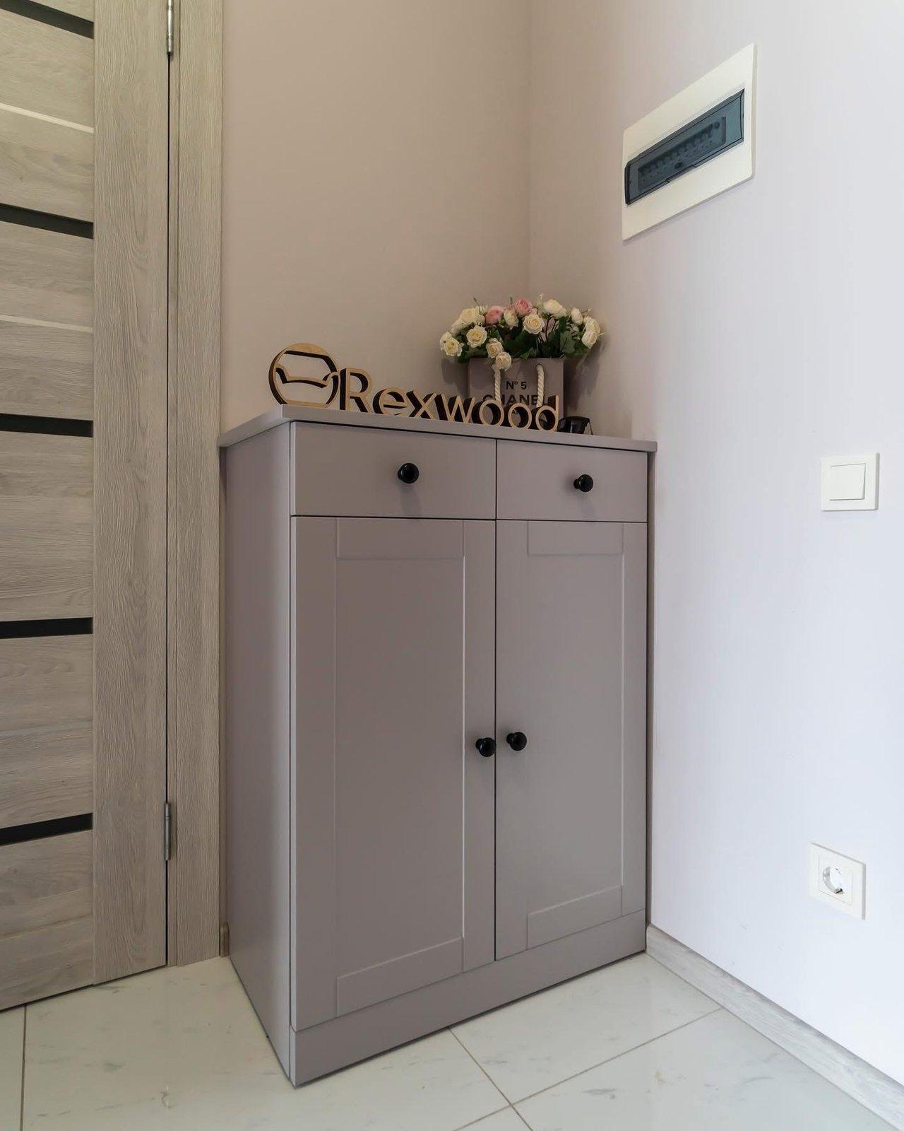Taupe shaker-entree met spiegelkast — 4