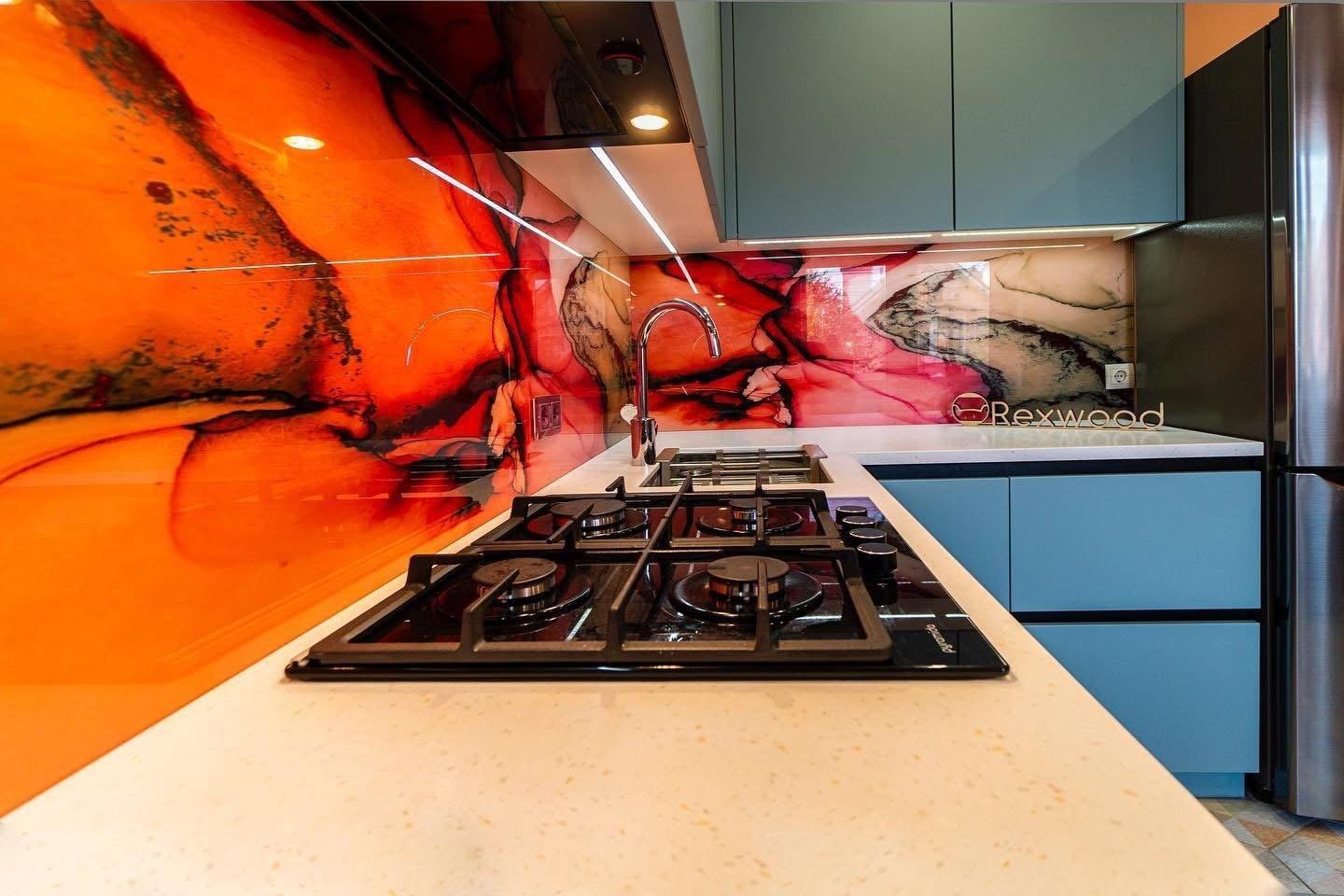 Teal Handleless L-Shaped Kitchen with Art Glass Splashback — 5