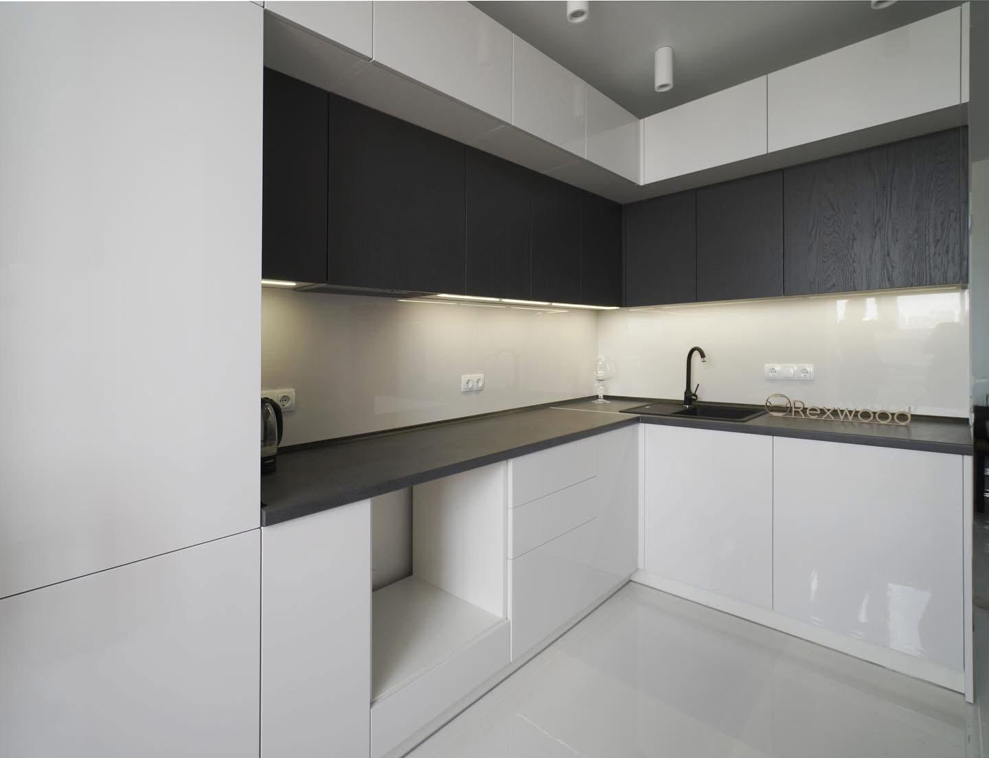 White Gloss L-Shaped Kitchen with Black Oak Wall Cabinets — 3