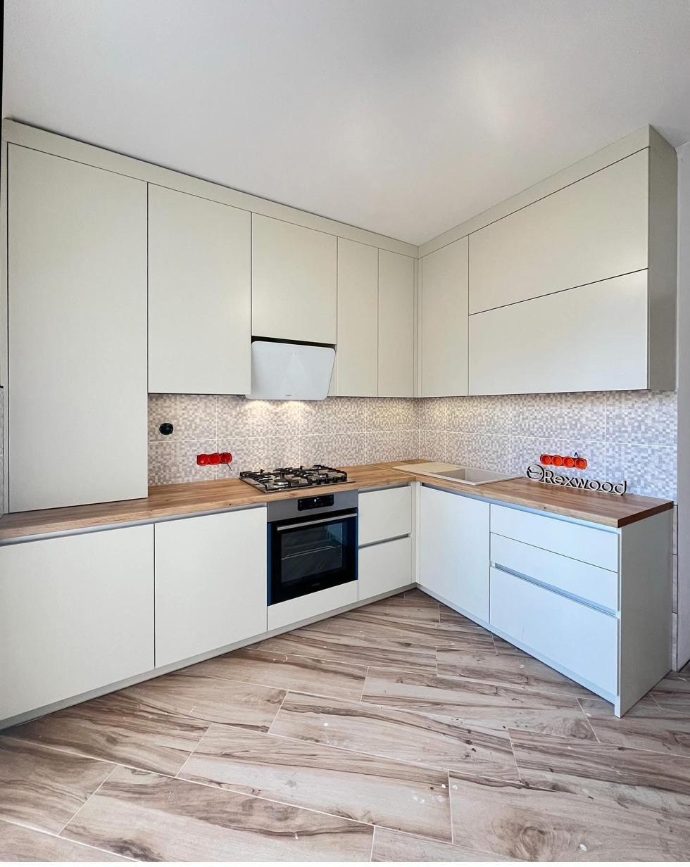 White & Oak Kitchen