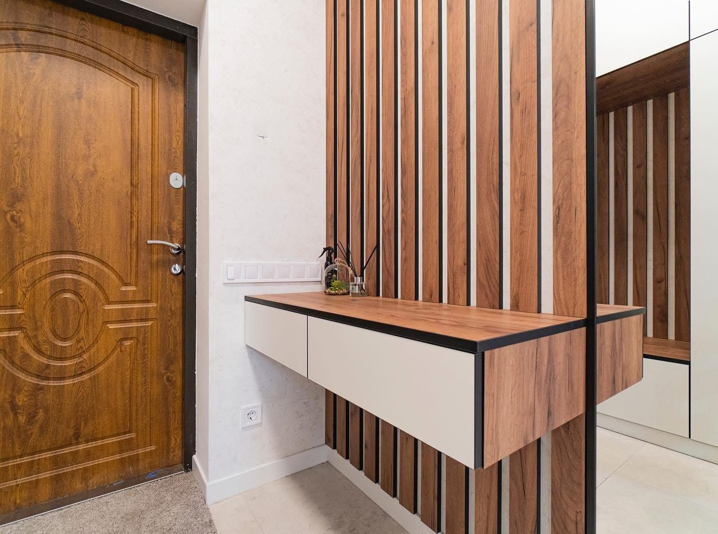 White Entryway Wardrobe with Oak Slat Wall & Floating Console — 3