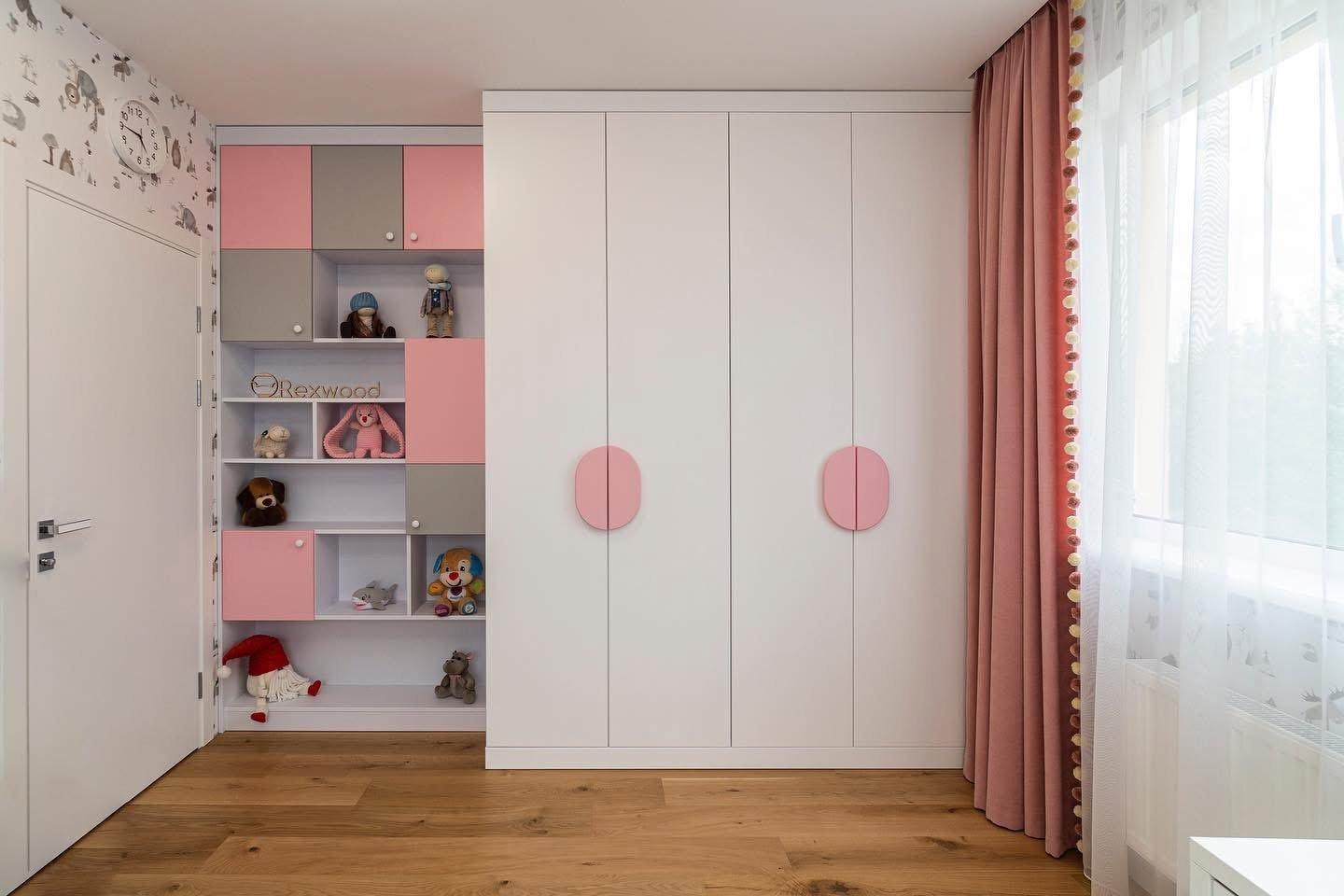 Children's Room Wardrobe with Pink Accents — 2